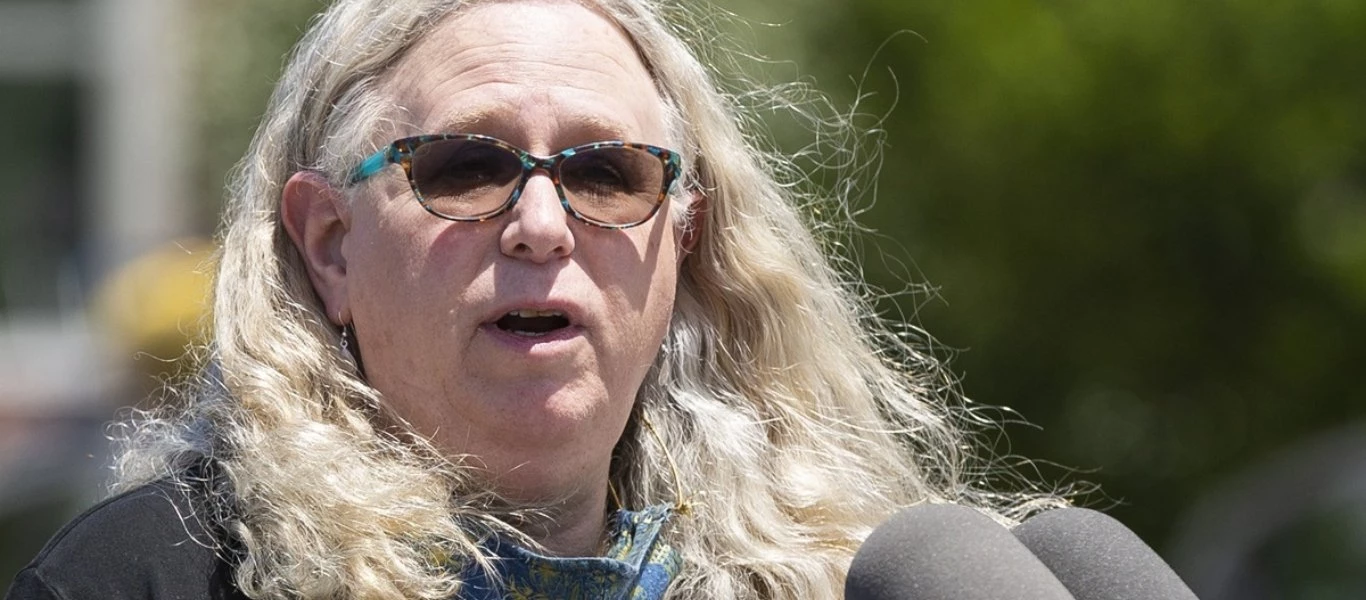 Ο Τ.Μπάιντεν διορίζει έναν τραβεστί υφυπουργό Υγείας! - Σε ελεύθερη πτώση οι ΗΠΑ